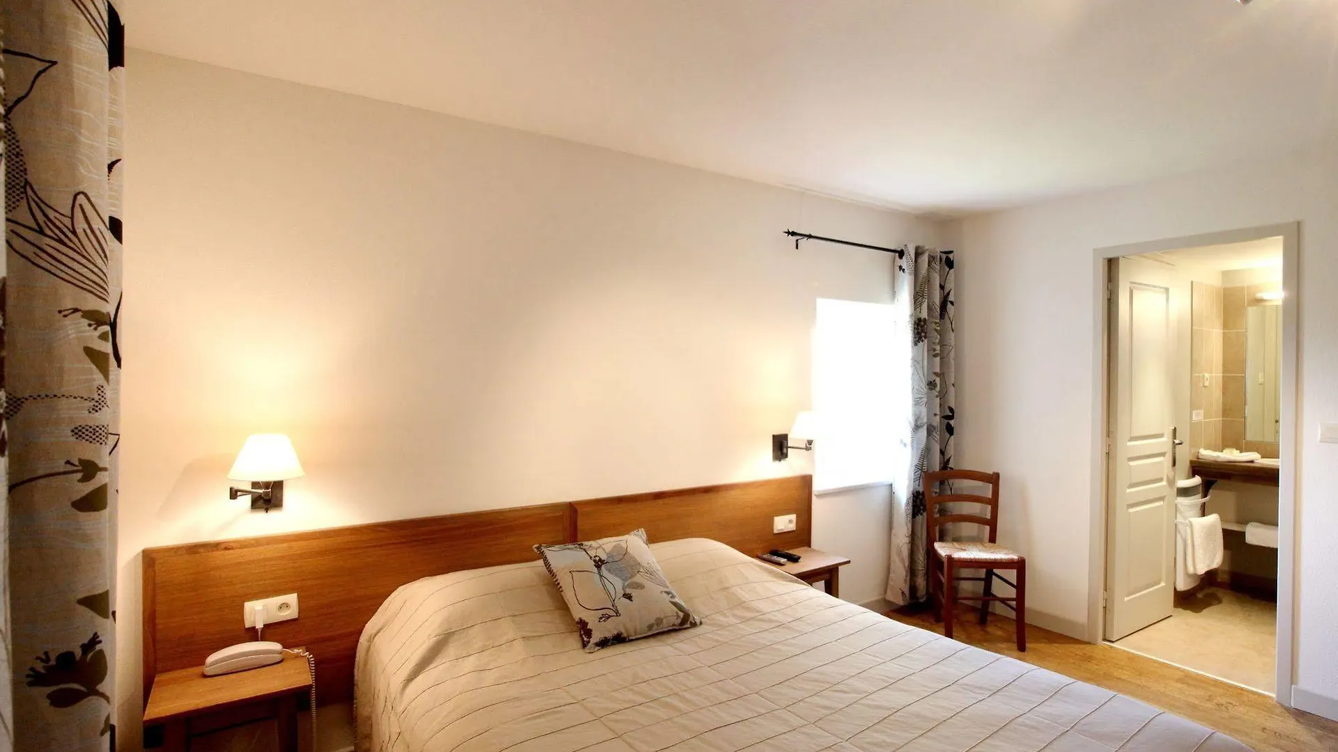 Domaine Les Mejeonnes Hotel Valaurie 3*,  France