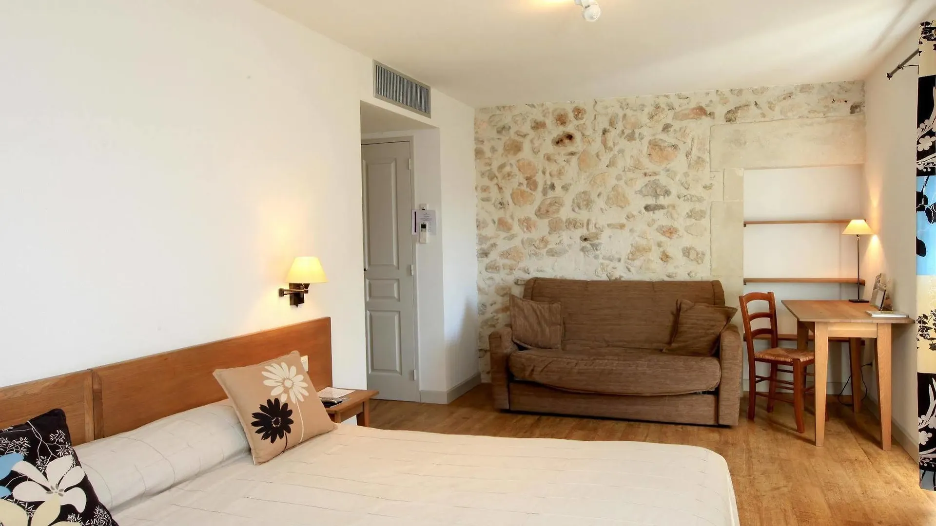 Domaine Les Mejeonnes Hotel Valaurie